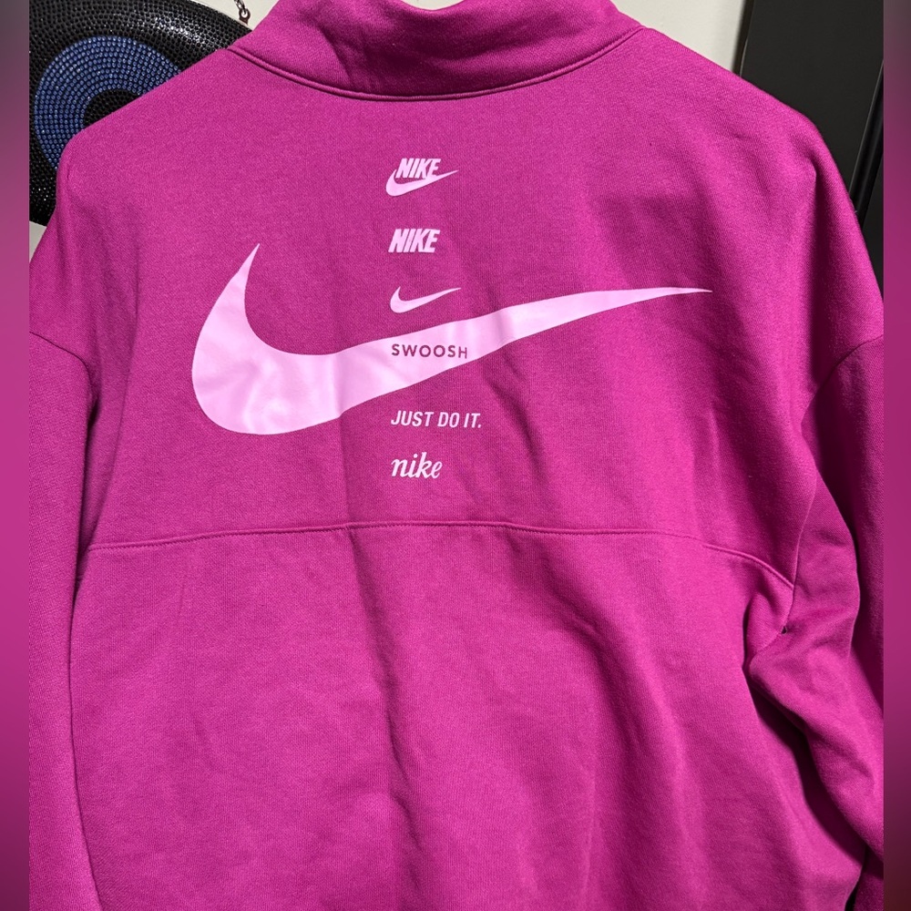 Nike Fuchsia Sweatshirt with Logo